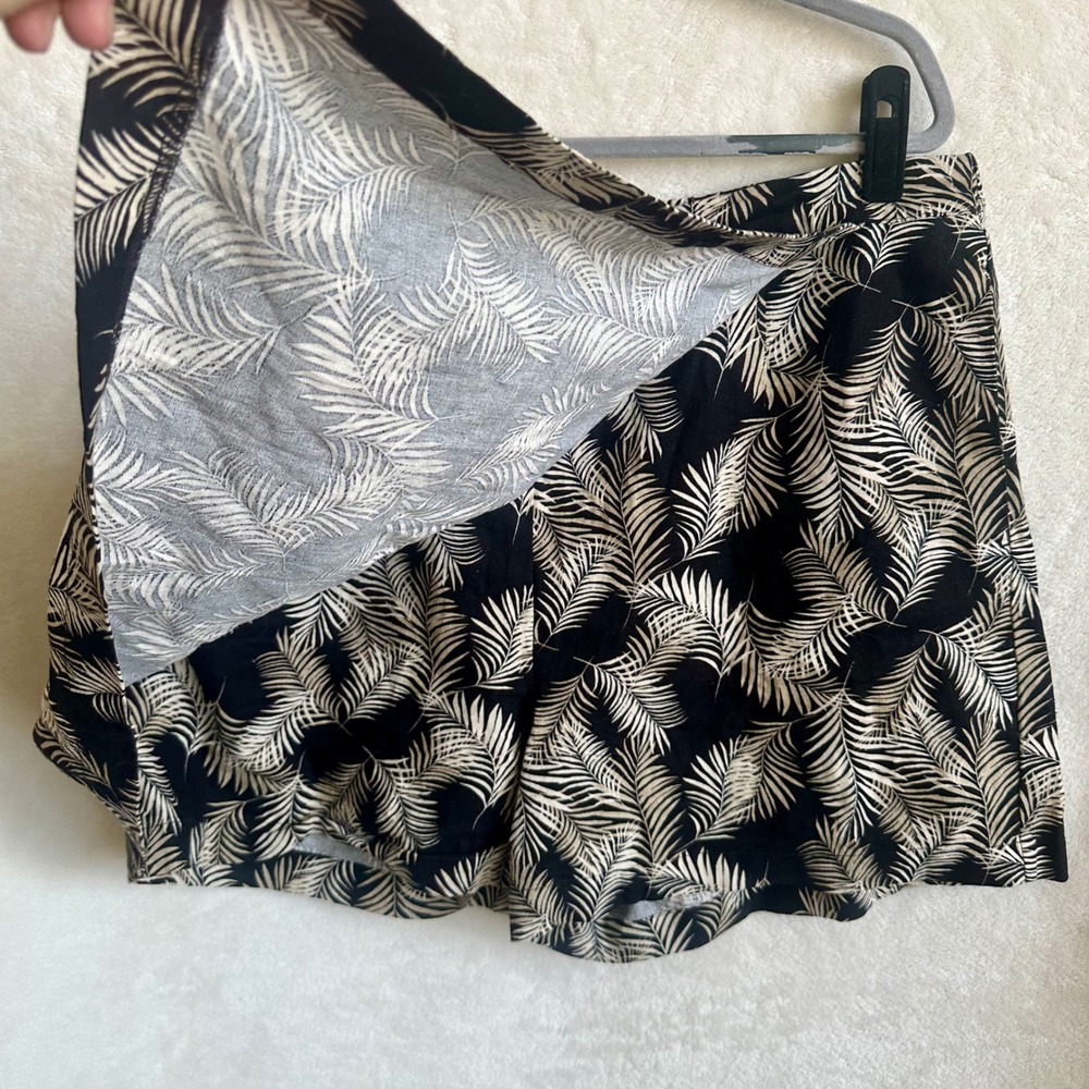 Ellen Tracy Black Cream Palm Print Linen Blend Mock Wrap Skort XL - Picture 2 of 5